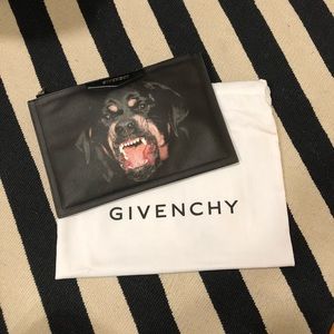 GIVENCHY Antigona Rottweiler Clutch